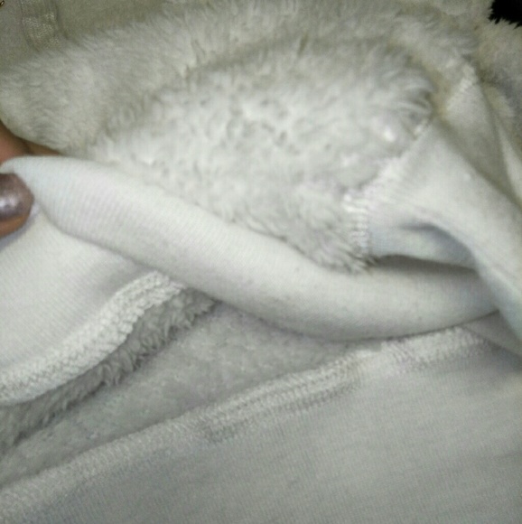 Plush Hoodie Sweater 🐏⛄ - Picture 2 of 3